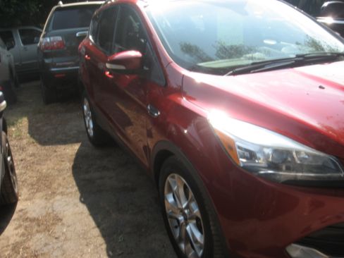 Used 2014 Ford Escape 4WD Titanium image 3