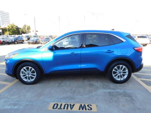 Used 2020 Ford Escape SE image 5