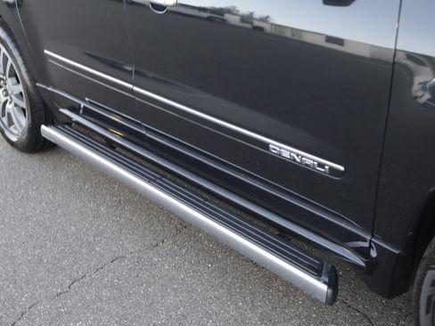 Used 2014 GMC Acadia Denali image 11