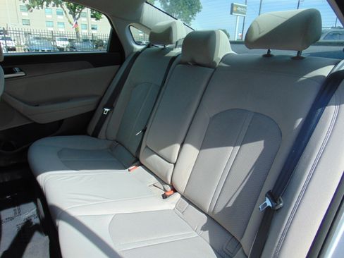 Used 2015 Hyundai Sonata SE image 10