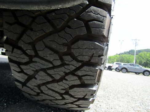 Used 2019 Toyota Tundra 4x4 CrewMax Limited image 5