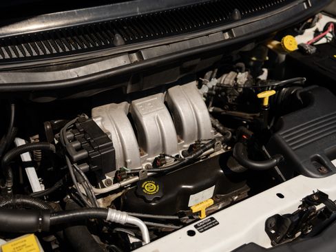 Used 1998 Plymouth Grand Voyager SE image 17