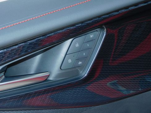 Used 2024 Chevrolet Blazer EV RS image 13