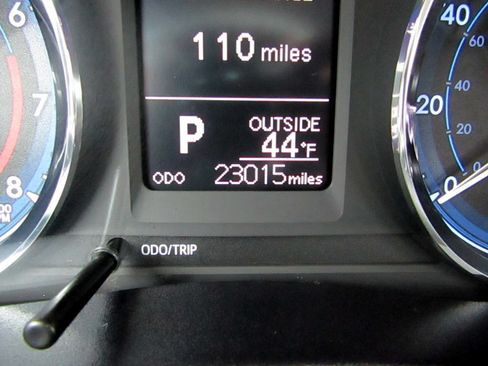 Used 2018 Toyota Corolla LE image 15