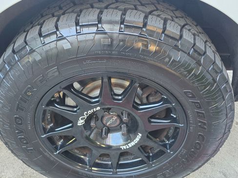 Used 2015 Land Rover LR4 HSE LUX image 42