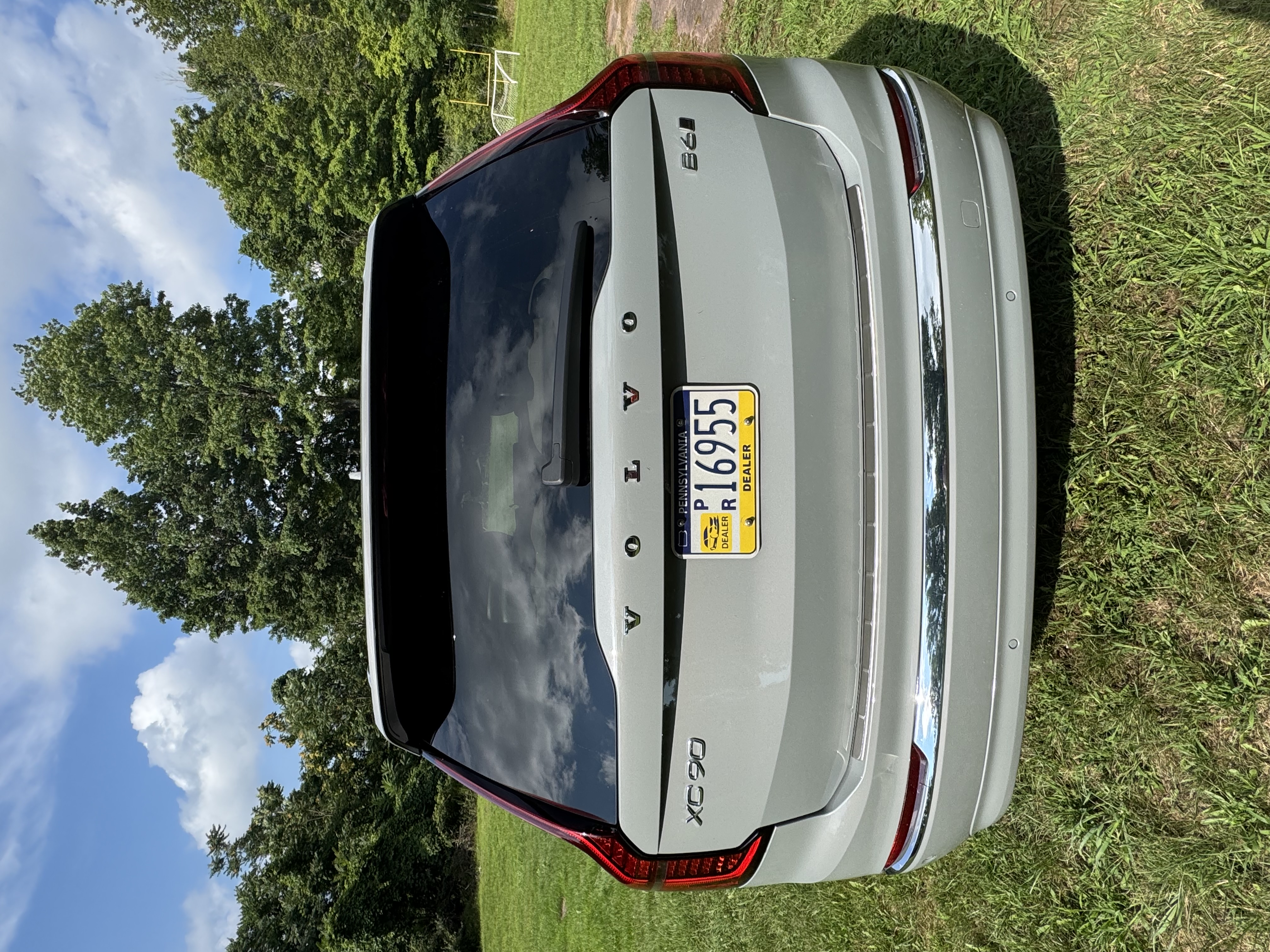 Used 2025 Volvo XC90 AWD B6 Plus image 5