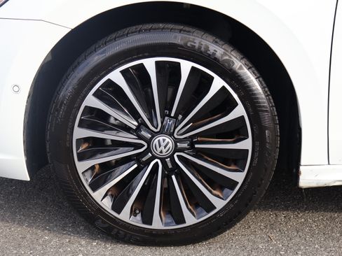 Used 2022 Volkswagen Passat Limited Edition image 39