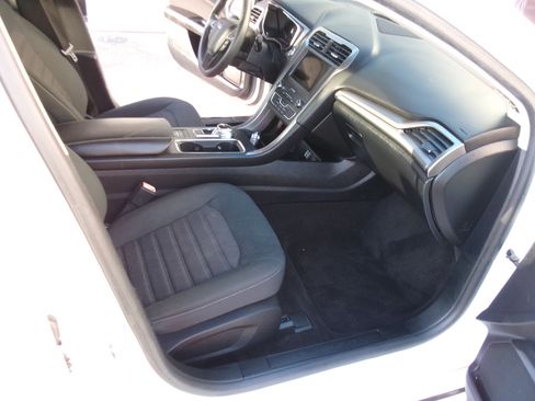 Used 2020 Ford Fusion S image 4