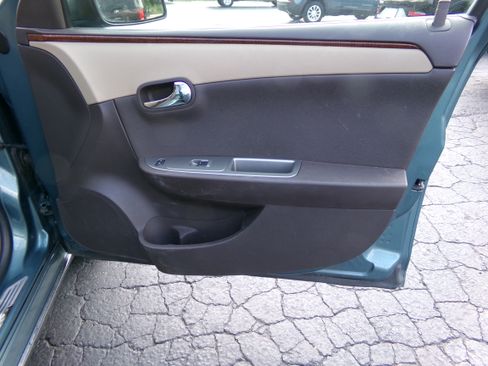 Used 2009 Chevrolet Malibu LTZ FWD image 12