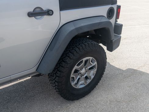 Used 2016 Jeep Wrangler Sport image 11