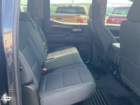 Used 2022 Chevrolet Silverado 1500 LT image 12