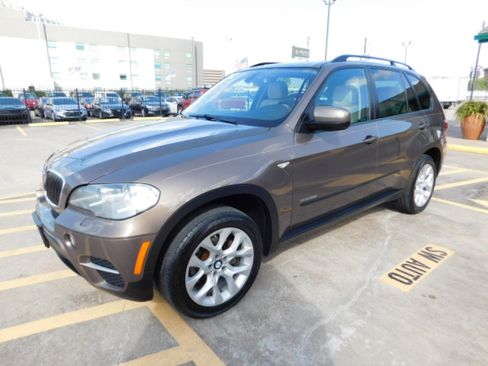 Used 2012 BMW X5 xDrive35i AWD/4WD image 4