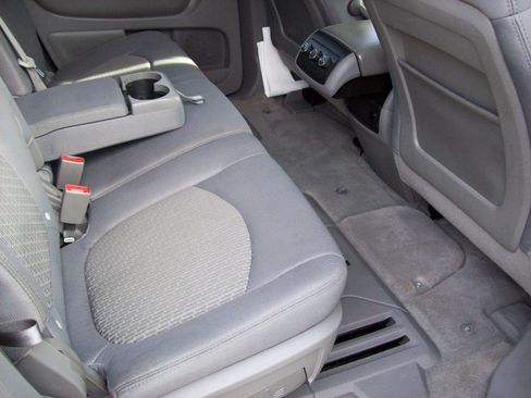 Used 2012 Chevrolet Traverse LS image 16