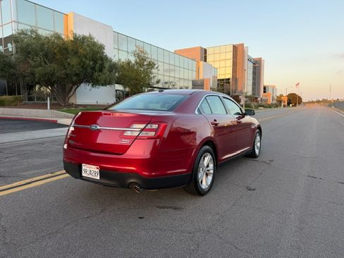 Used 2017 Ford Taurus SEL FWD image 5