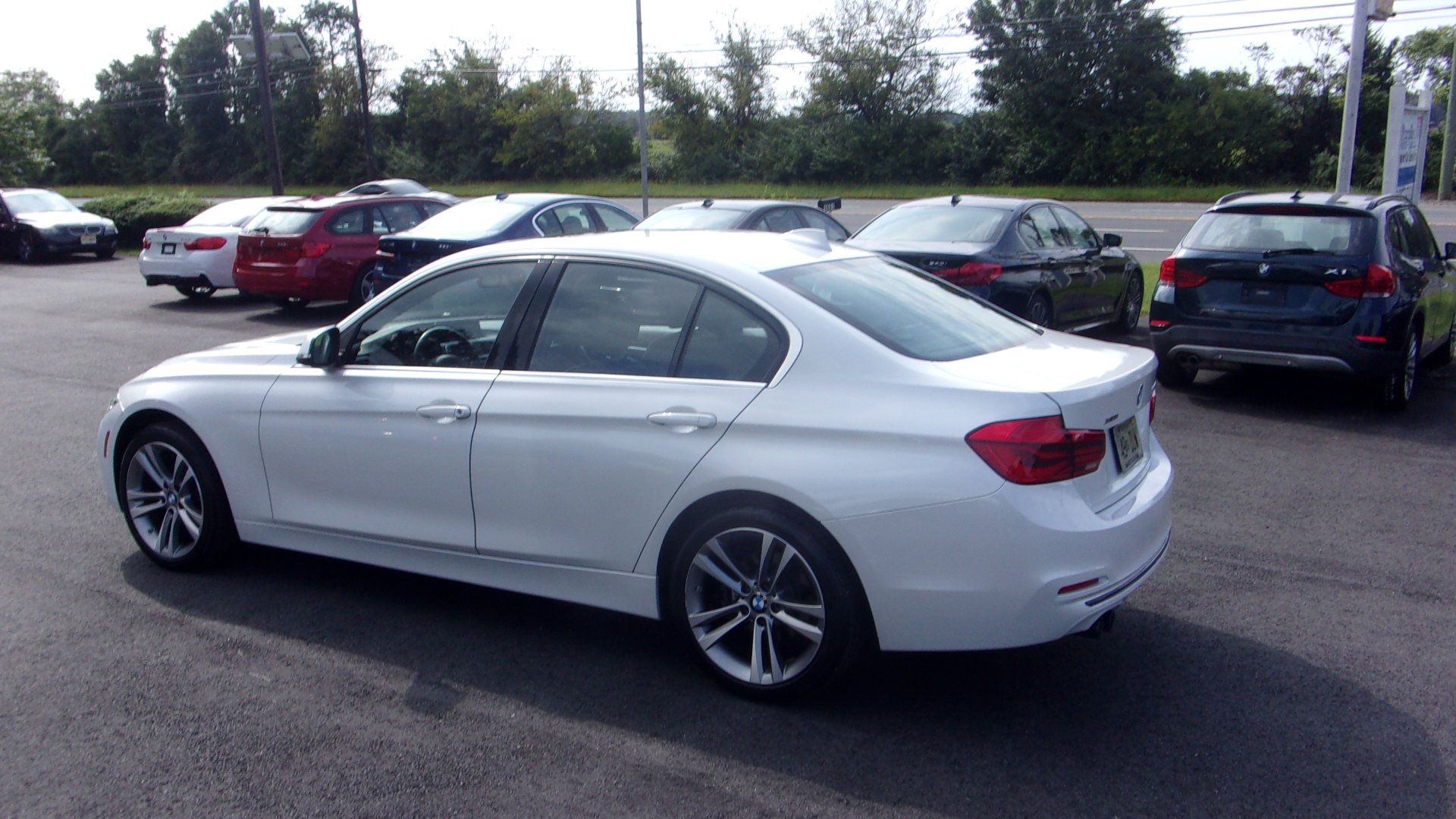 Used 2018 BMW 330i xDrive Sedan AWD/4WD image 12