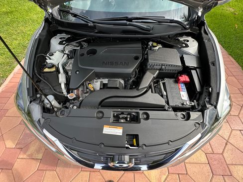 Used 2016 Nissan Altima SV FWD image 13