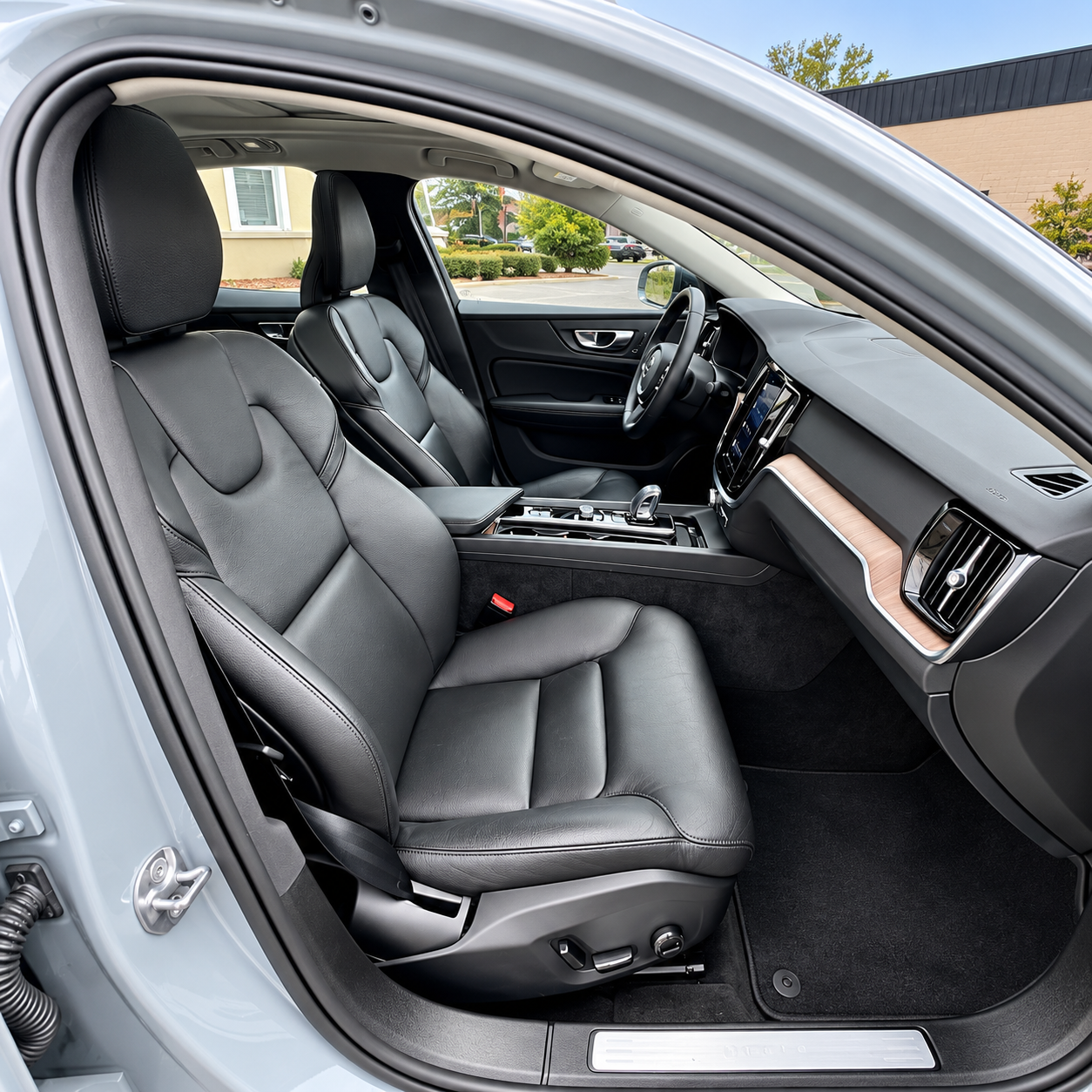 Used 2024 Volvo S60 B5 Plus FWD image 7