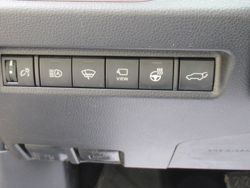 Used 2019 Toyota RAV4 Limited image 23