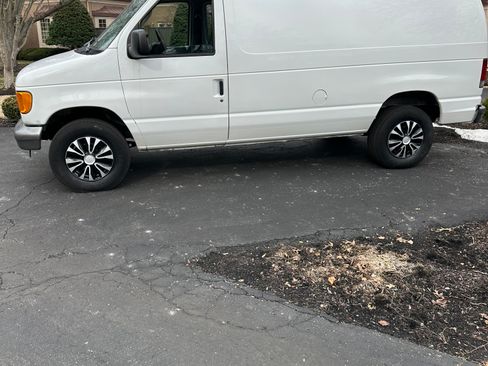 Used 2006 Ford E-250 and Econoline 250 image 10