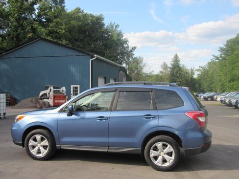 Used 2016 Subaru Forester 2.5i Premium AWD/4WD image 4