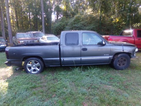 Used 2001 Chevrolet Silverado 1500 LS image 4