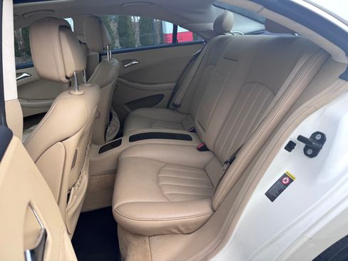 Used 2008 Mercedes-Benz CLS 550 image 16