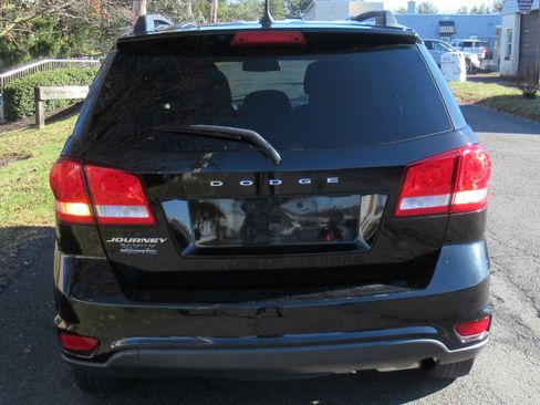 Used 2019 Dodge Journey SE image 8