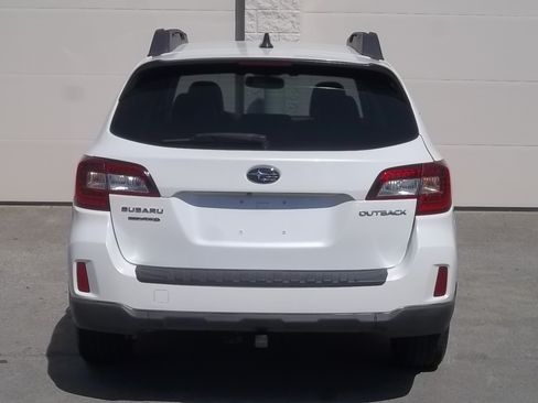 Used 2016 Subaru Outback 2.5i Limited AWD/4WD image 5