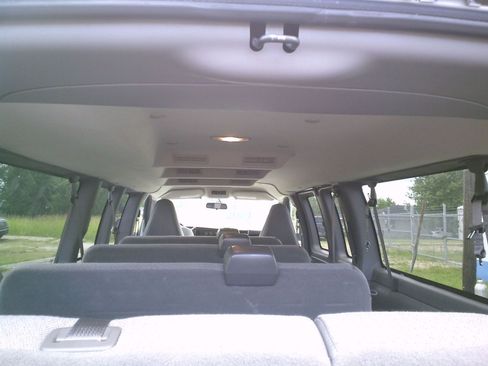 Used 2017 Chevrolet Express 3500 LT image 6