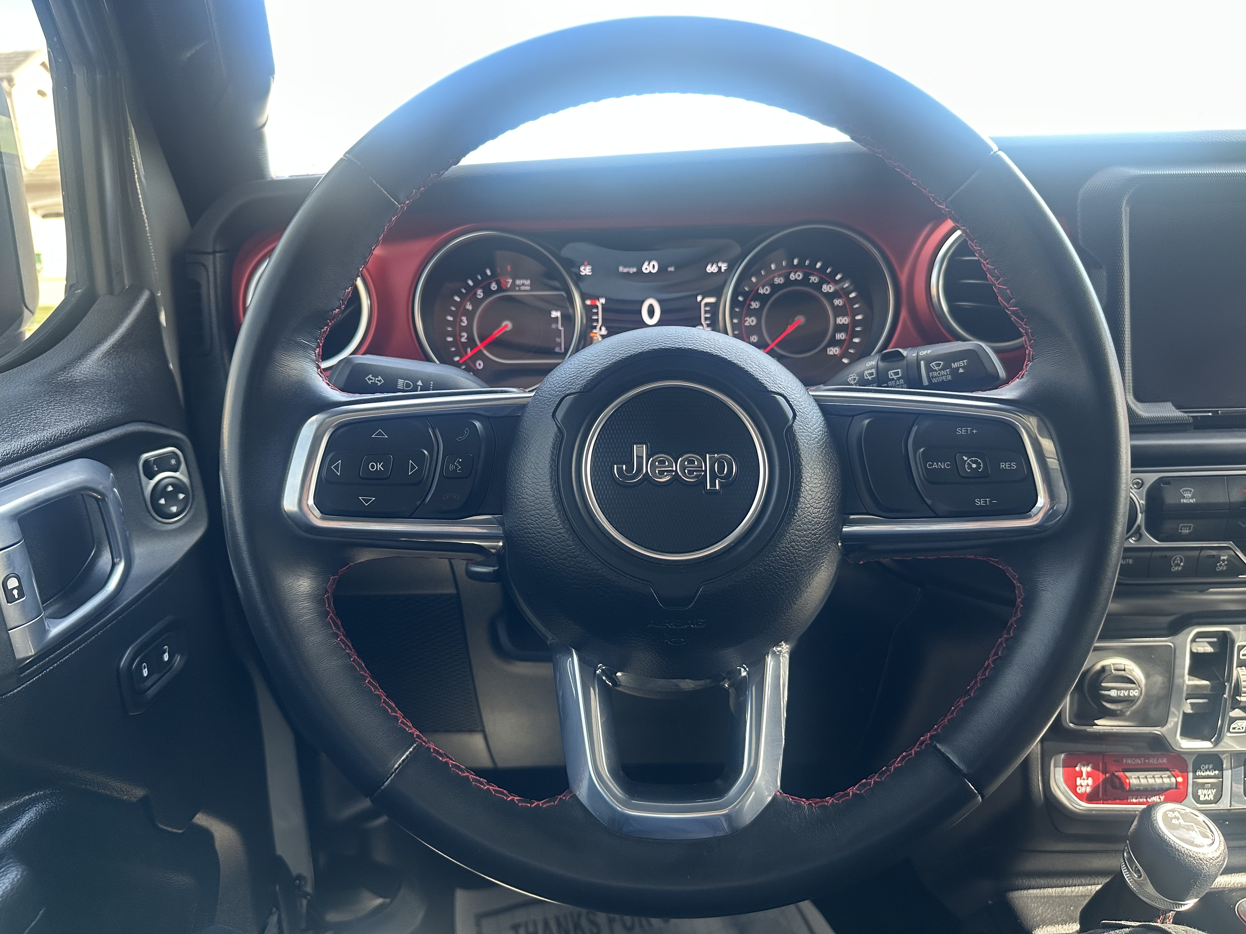 Used 2022 Jeep Wrangler Unlimited Rubicon AWD/4WD image 11