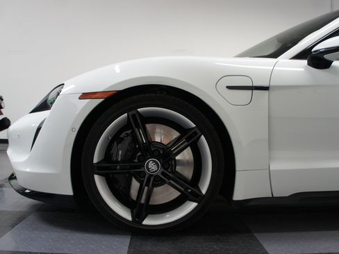 Used 2020 Porsche Taycan Turbo image 24