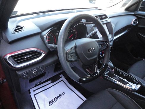 Used 2023 Chevrolet TrailBlazer FWD RS image 13