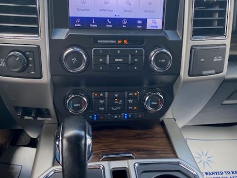 Used 2020 Ford F150 4x4 SuperCab Lariat w/ FX4 Pkg image 10