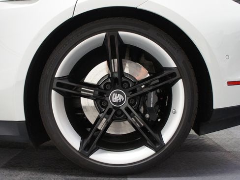 Used 2020 Porsche Taycan Turbo image 21