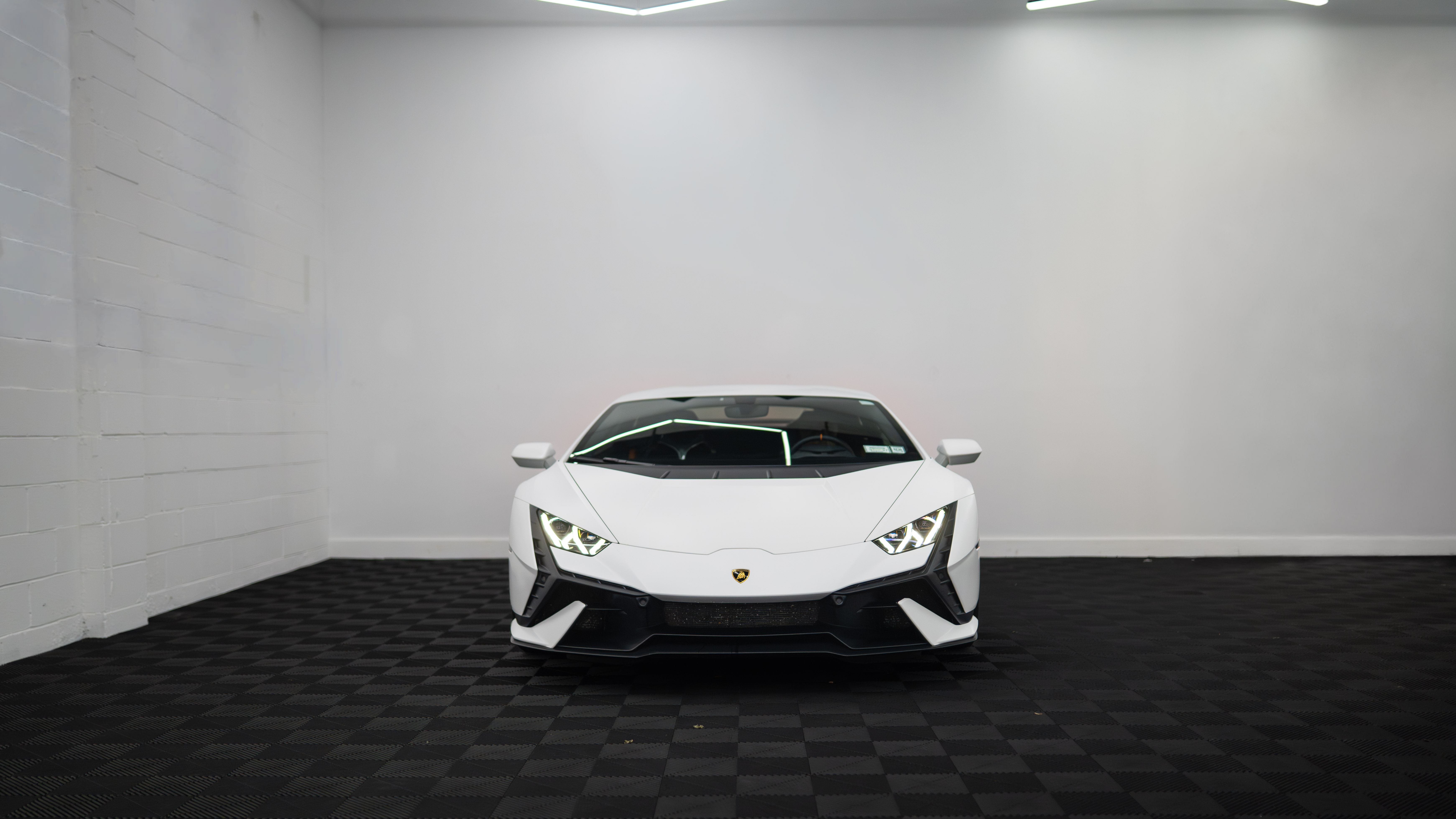 Used 2023 Lamborghini Huracan Tecnica Coupe RWD image 5