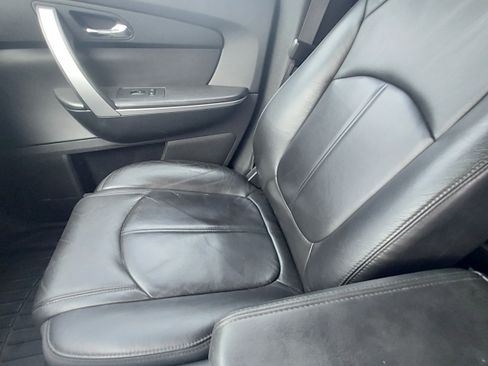 Used 2011 GMC Acadia SL image 9