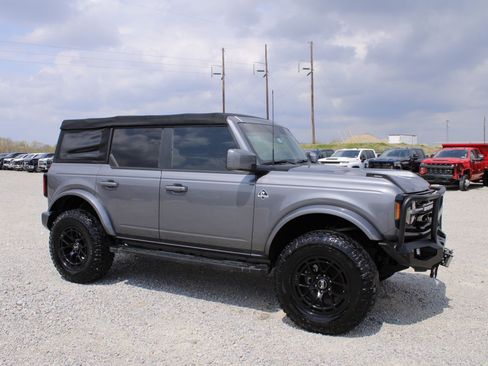 Used 2022 Ford Bronco Outer Banks image 1