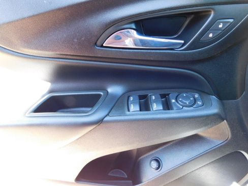 Used 2021 Chevrolet Equinox LT image 14