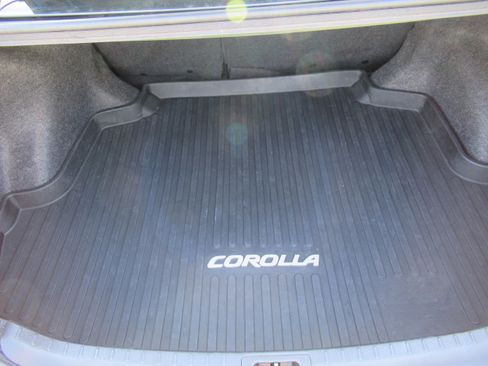 Used 2017 Toyota Corolla LE image 20