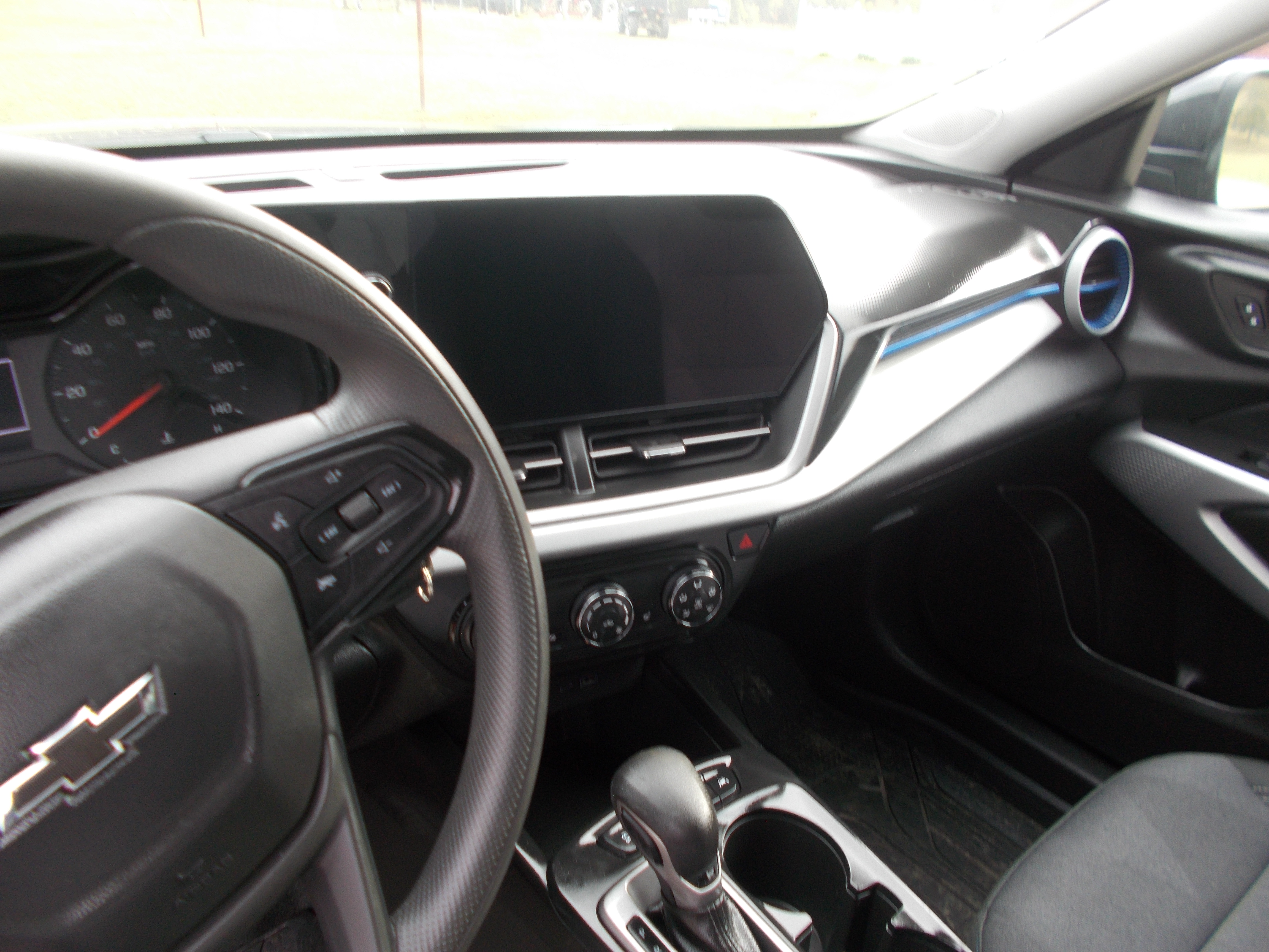 Used 2025 Chevrolet Trax LS FWD image 8