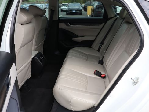 Used 2018 Honda Accord EX-L Hybrid image 13