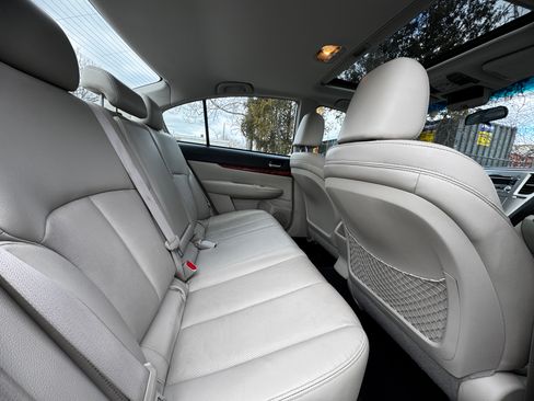 Used 2010 Subaru Legacy 2.5i Limited image 17