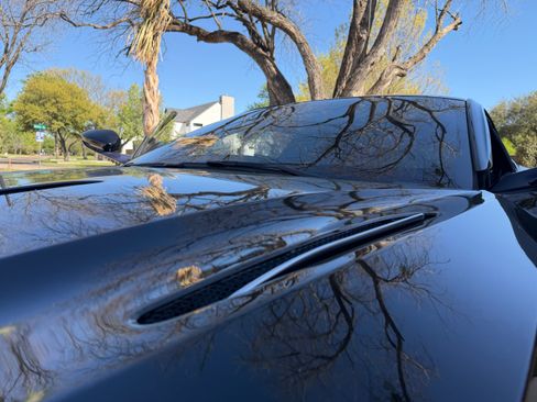 Used 2017 Aston Martin DB11 V12 Coupe RWD image 31