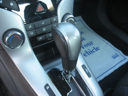 Used 2012 Chevrolet Cruze LT FWD image 12