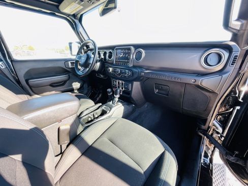 Used 2022 Jeep Wrangler 4xe Rubicon 20th Anniversary image 17