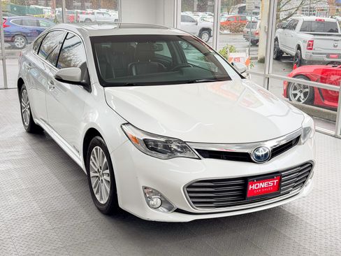 Used 2015 Toyota Avalon image 1