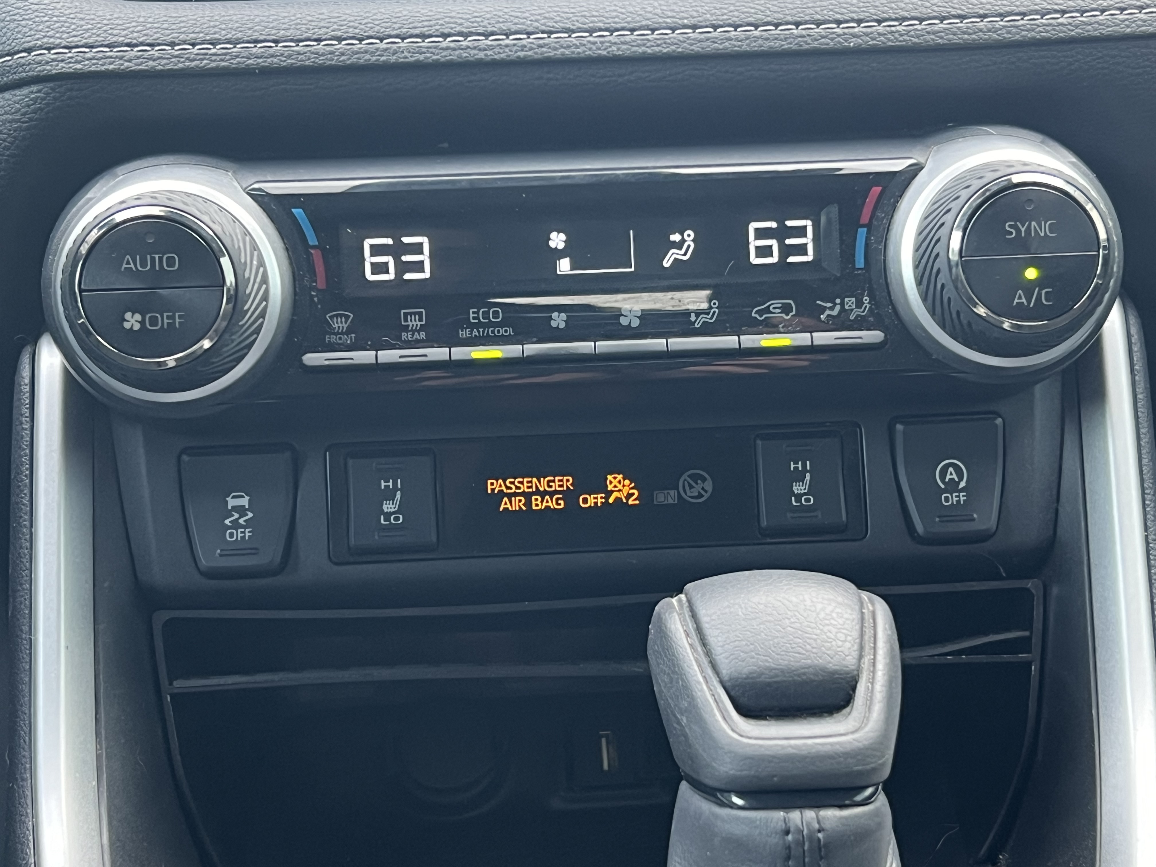 Used 2022 Toyota RAV4 AWD XLE w/ Convenience Package image 12