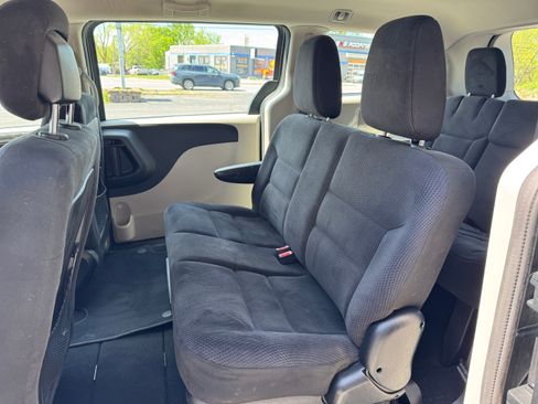 Used 2015 Dodge Grand Caravan SE FWD image 6