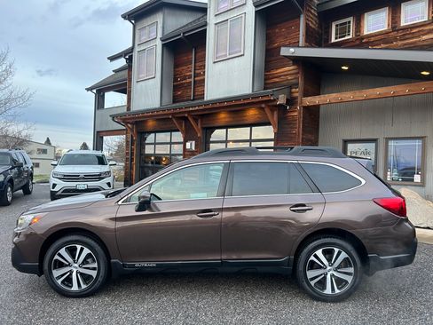 Used 2019 Subaru Outback 3.6R Limited image 3