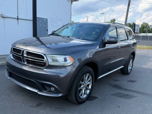 Used 2017 Dodge Durango SXT image 3